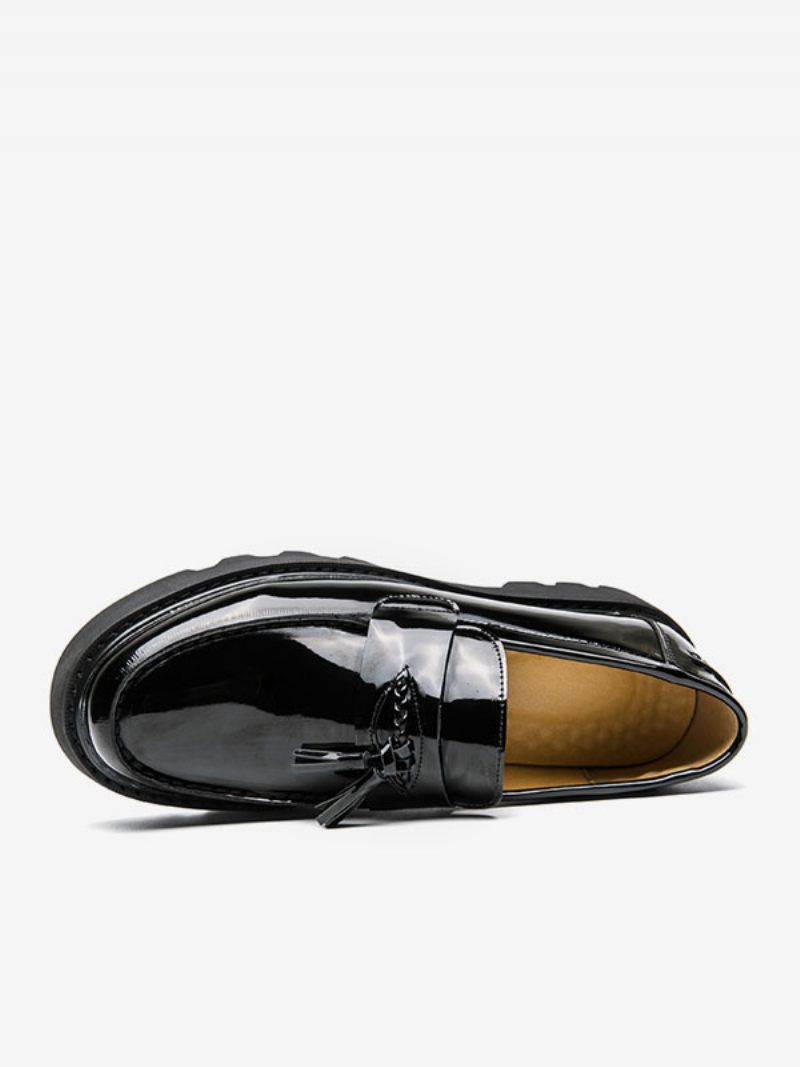 Miesten Loafer-kengät Slip-on Pom Poms Pyöreäkärkinen Pu-nahkaa - Musta