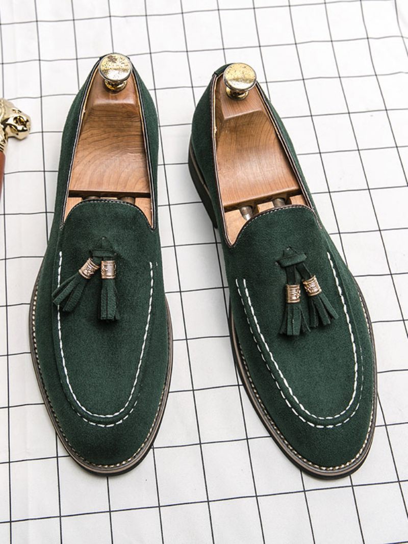 Miesten Loafer-kengät Slip-on Pom Poms Pyöreäkärkinen Pu-nahkaa - Vihreä