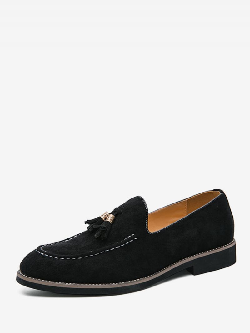 Miesten Loafer-kengät Slip-on Pom Poms Pyöreäkärkinen Pu-nahkaa - Musta