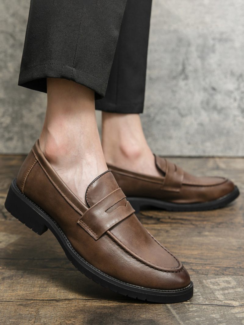 Miesten Prom Loafers Slip-on Pyöreäkärkiset Pu-nahkaiset Loafer-kengät - Kahvinruskea