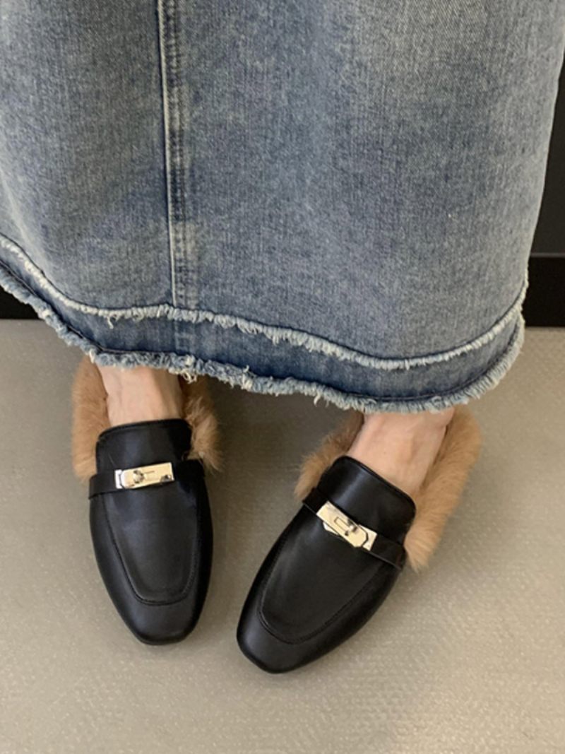 Mustat Naisten Loaferit Tekoturkismetalliset Yksityiskohdat Slip On Loafer-kengät - Musta